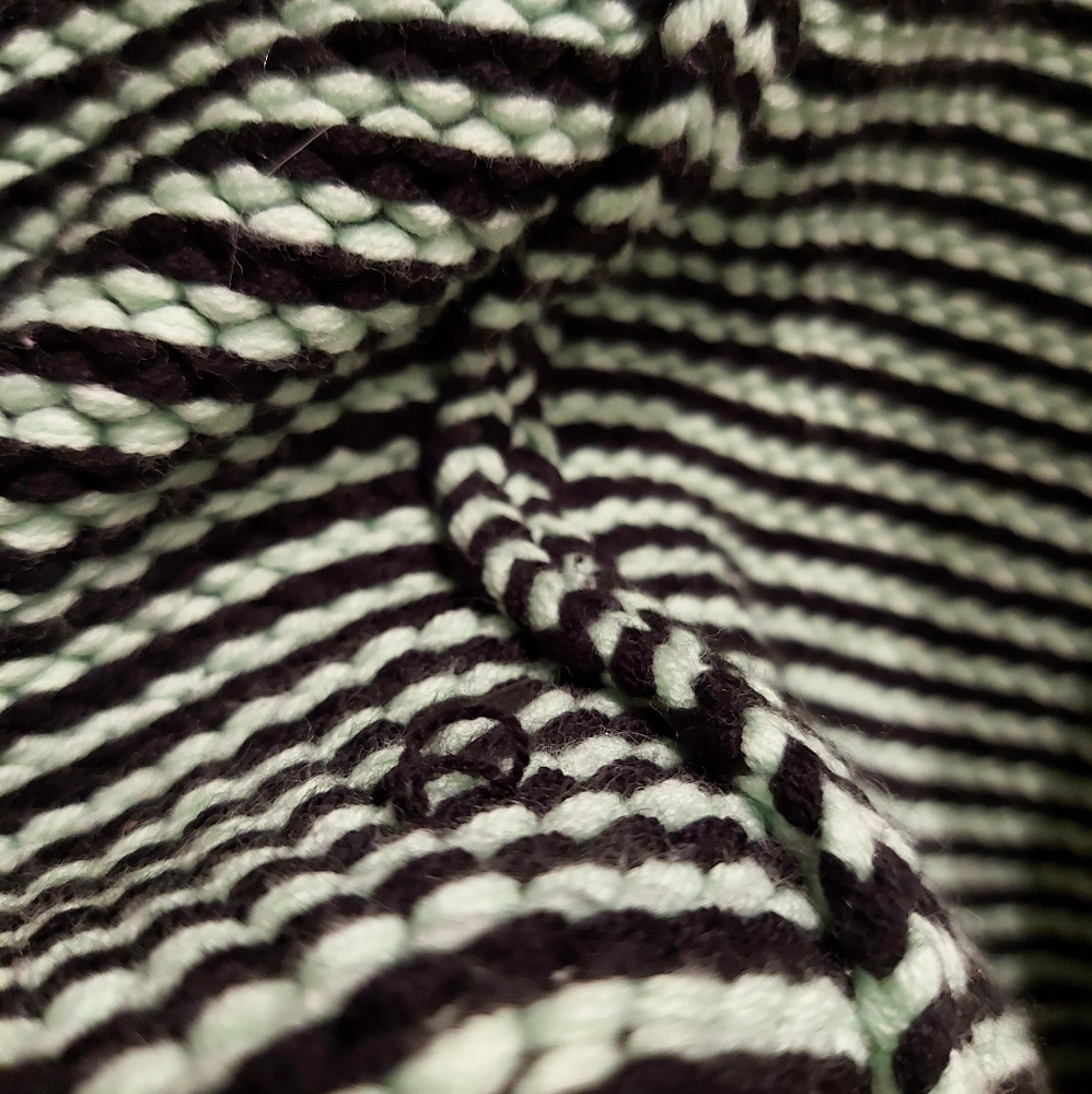 Dear Cashmere | Poncho - Picture 8 of 14
